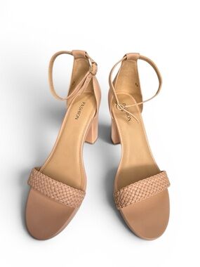 Pashion “The Pashionista” Nude Braided Strap Block Heel Sandals Size 8.5